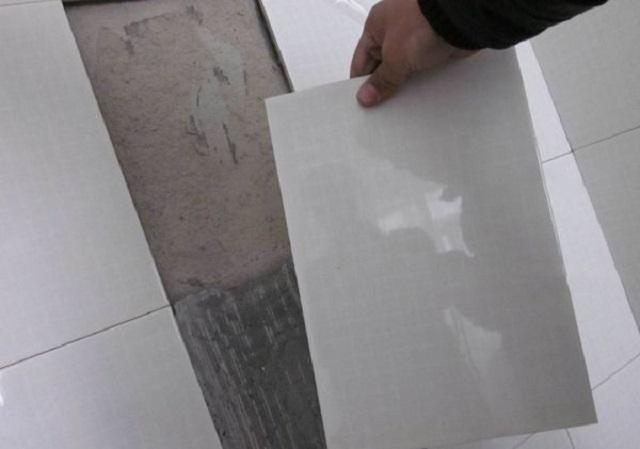 瓷砖破损怎么办(瓷砖破了有什么危害) 瓷砖破损怎么办(瓷砖破了有什么危害)